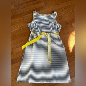 Jessica Howard Sleeveless Gray Pinstripe Dress~ Yellow Tie ~ 10